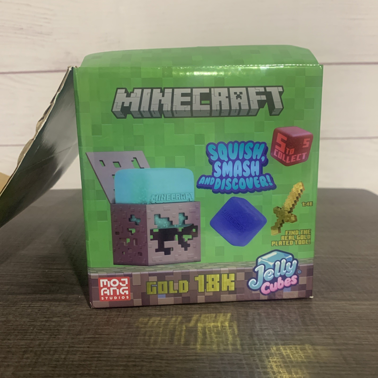 Minecraft JELLY CUBES Case of 12 Cubes with Display Box