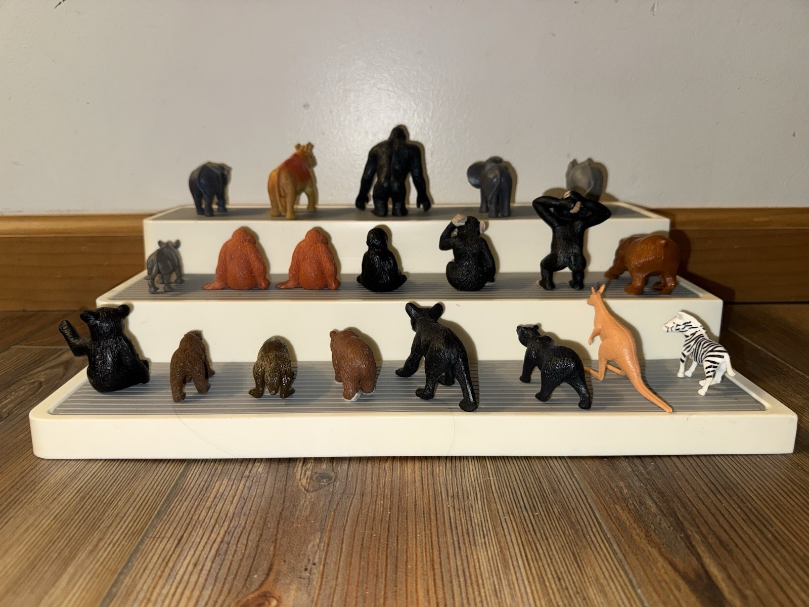 Small Animal Figure Mixed Lot of 20 Figures Jungle Safari zoo Bear Gorilla
