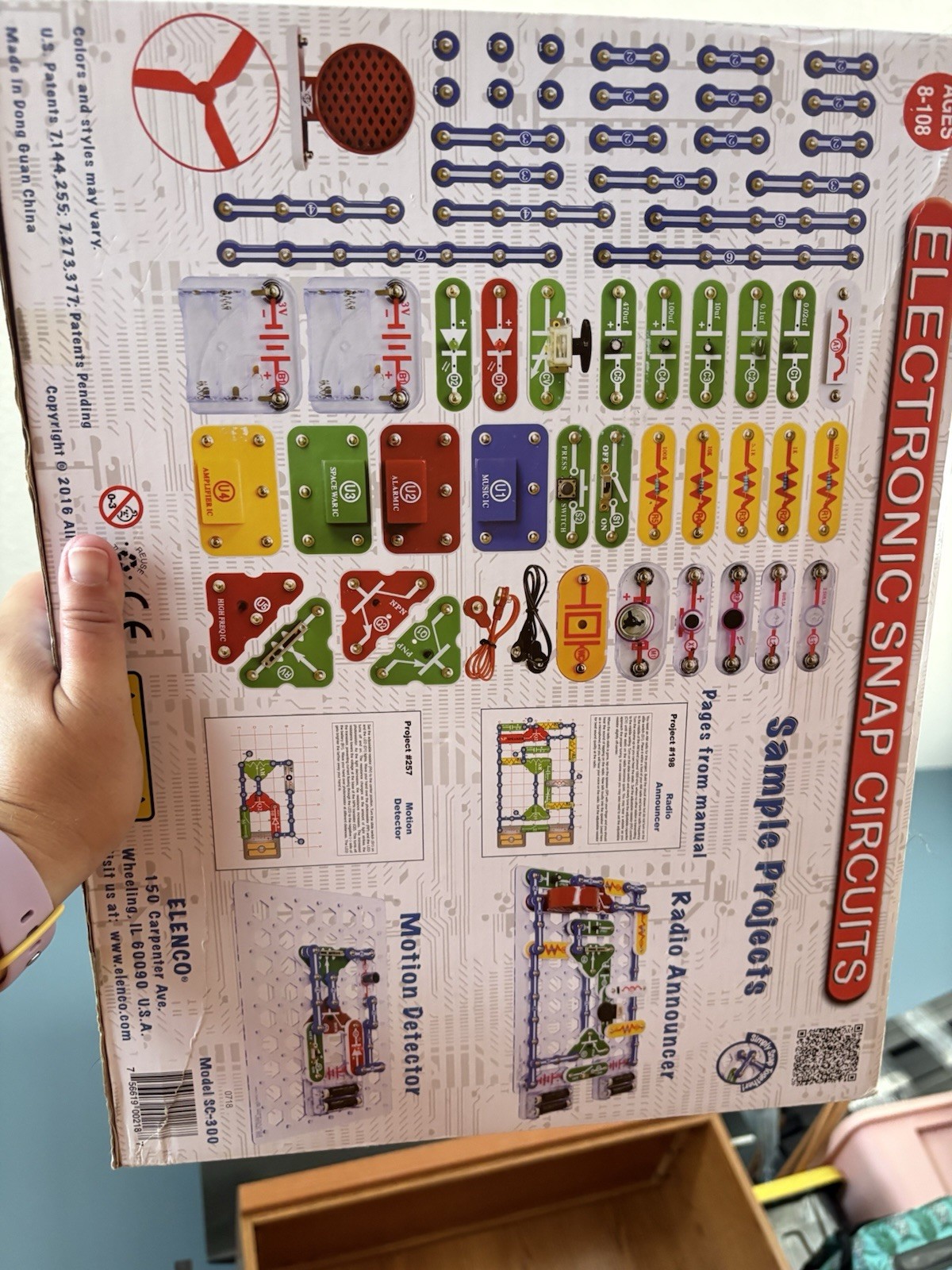 Elenco Snap Circuits SC-300 Electronics Kit Build 300+ Projects Ages 8-108
