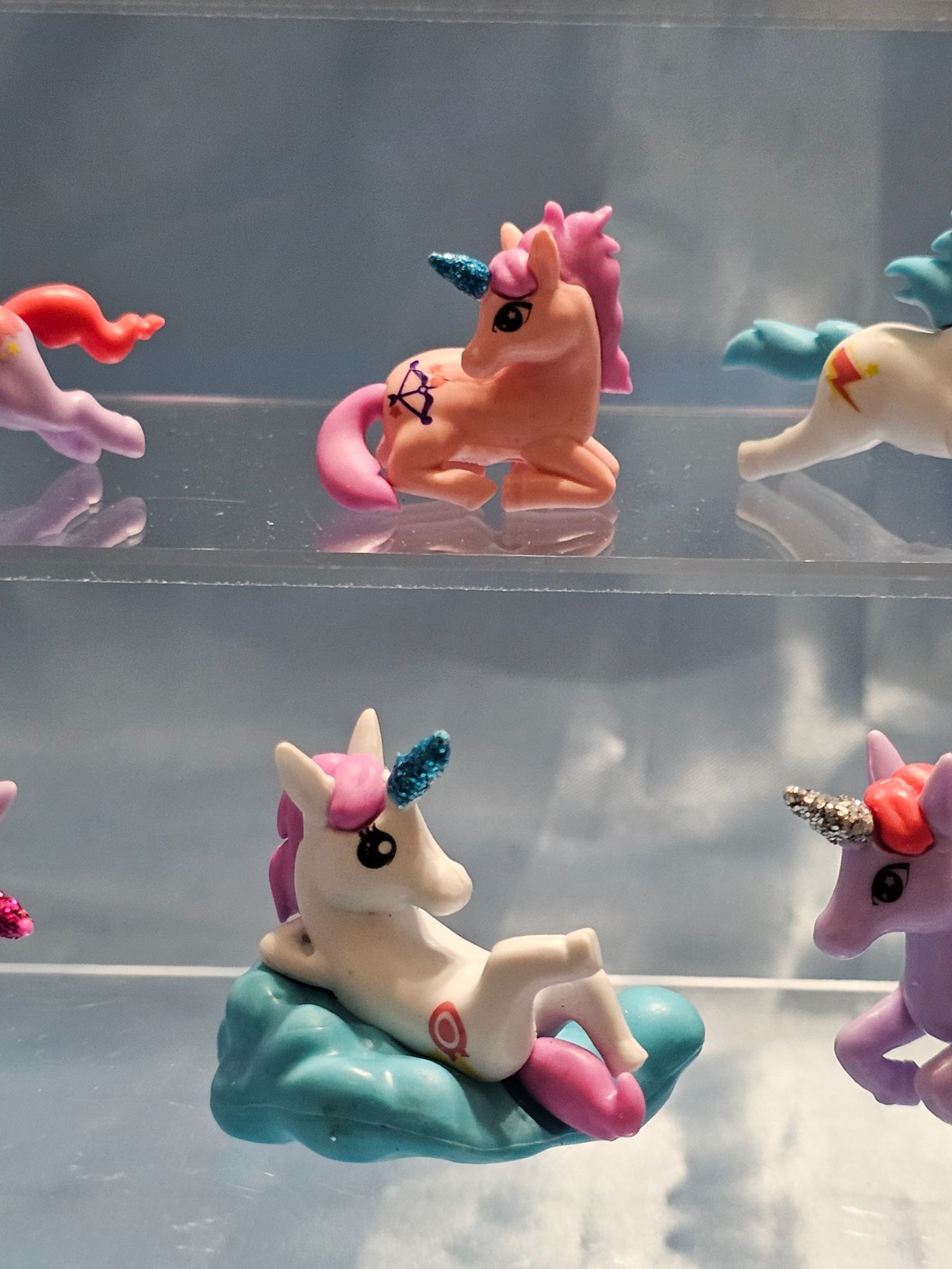 LOT OF 10 MINIATURE UNICORN PONY TOYS – ASSORTED COLORS – BRANDED – 2″