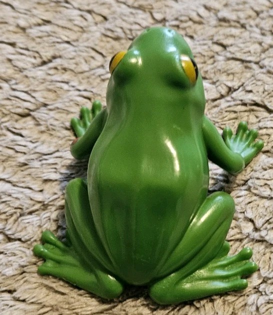 Toy Frog 2.5 Inches Tall