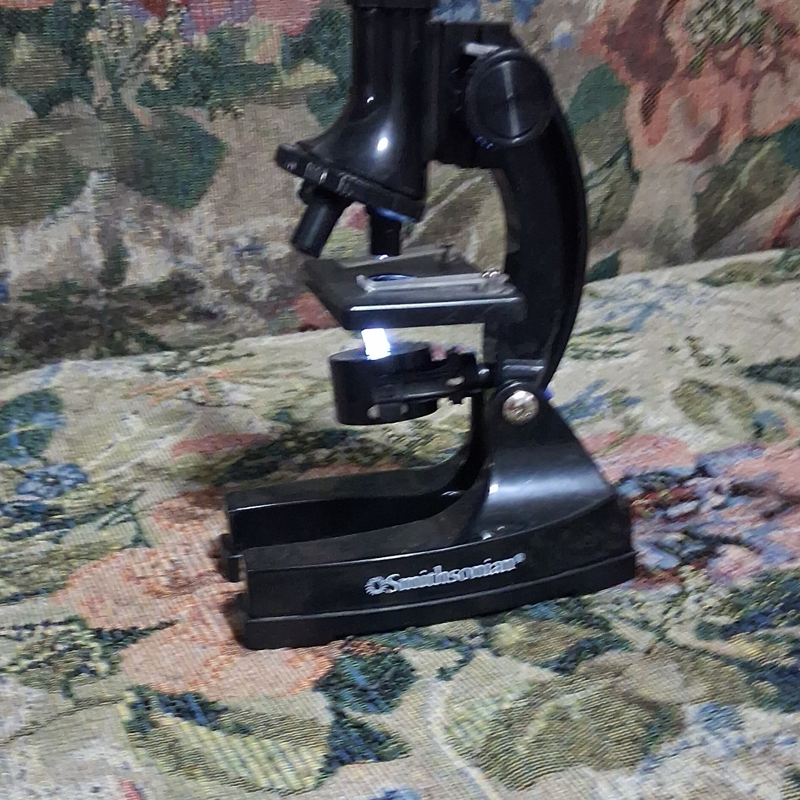 Smithsonian Educational Starter Microscope Science Toy, Black, Ages 8-11