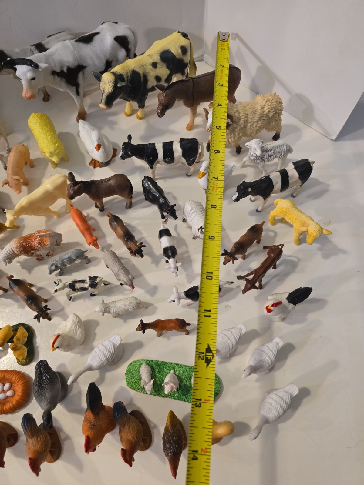 VTG Mixed Lot of PVC & Plastic Farm Animal Figures Big & Mini Cow Chicken Pigs