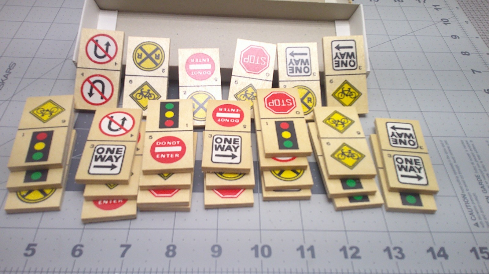 WOODEN TRAFFIC DOMINOES • TEACHES SAFETY • 28 TILES