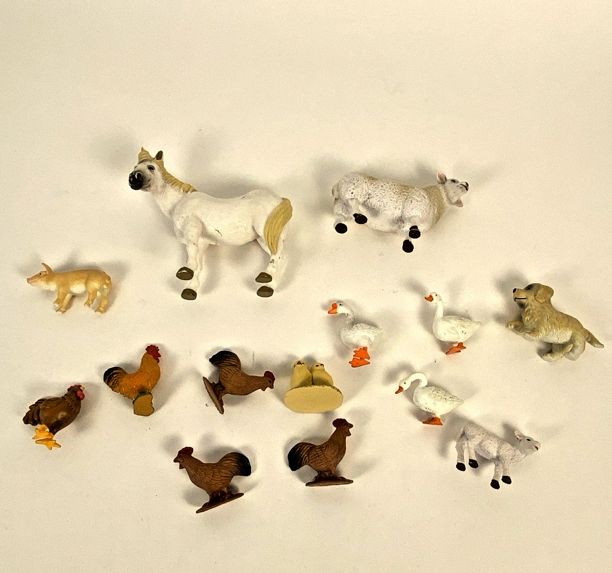 Lot 14 pcs Assorted Small Plastic Farm Animals Horse Sheep Dog Geese Chicken Pig