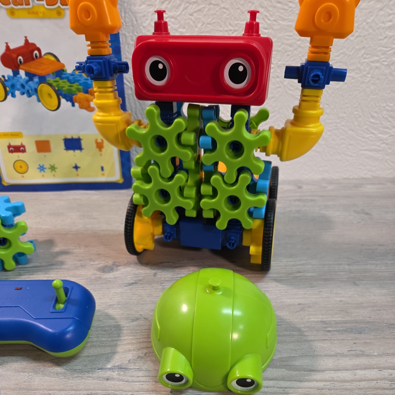 Lakeshore Learn & Play Gear-Bot w/Remote, Motorized Base, Pieces, & Manual works