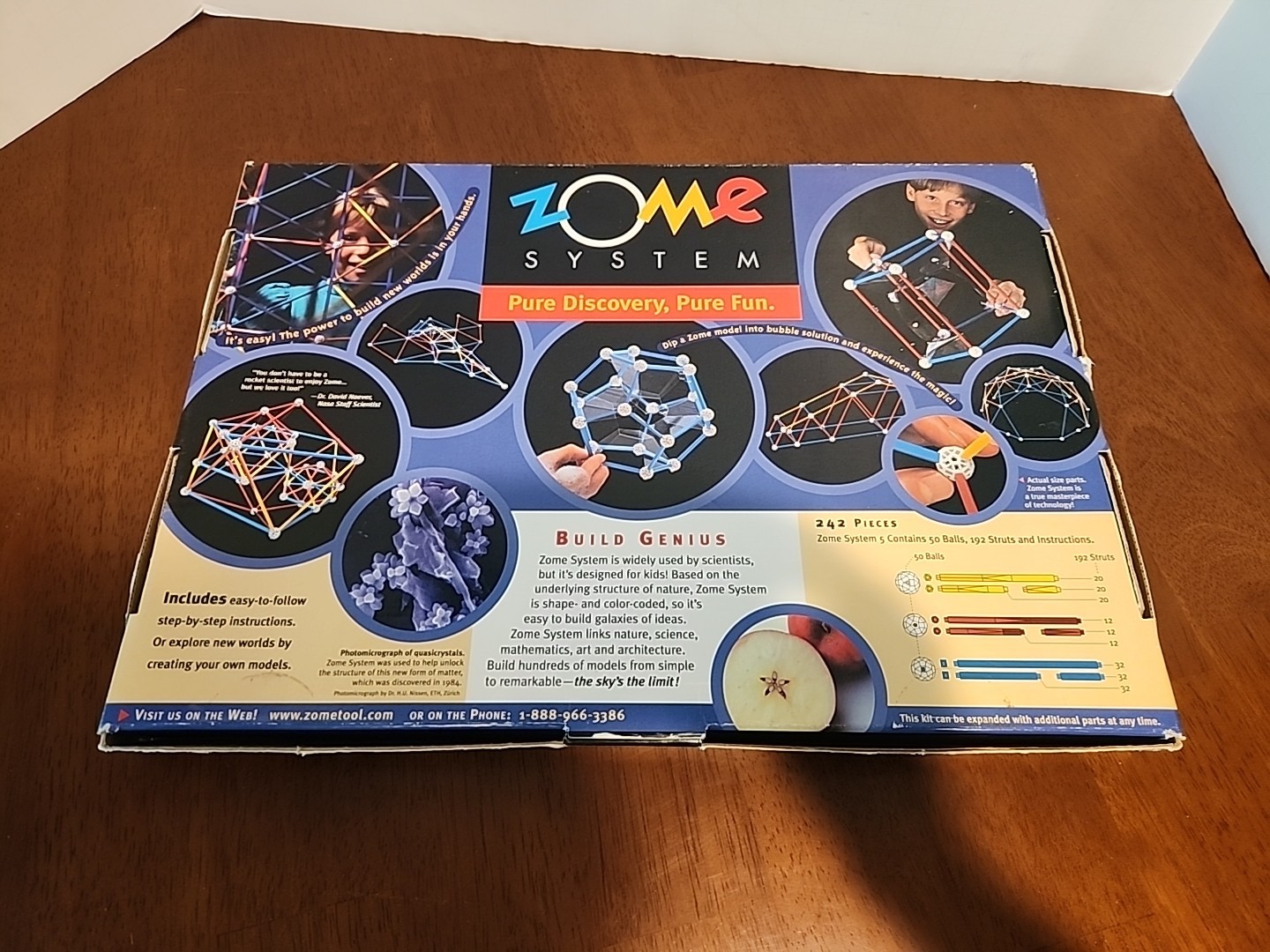 Zometool Zome System Construction Kit 230 Pieces Build Domes Bridges Pyramids