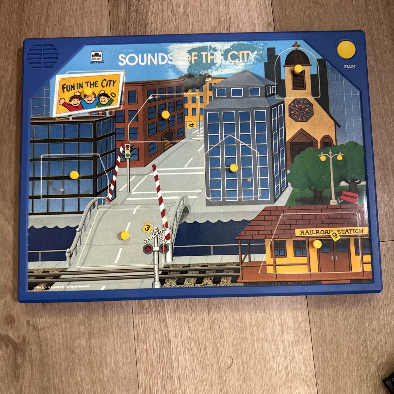 GOLDEN SIGHT ‘N SOUND 1990 TALKING TOY SOUNDS OF THE CITY HTF WORKS