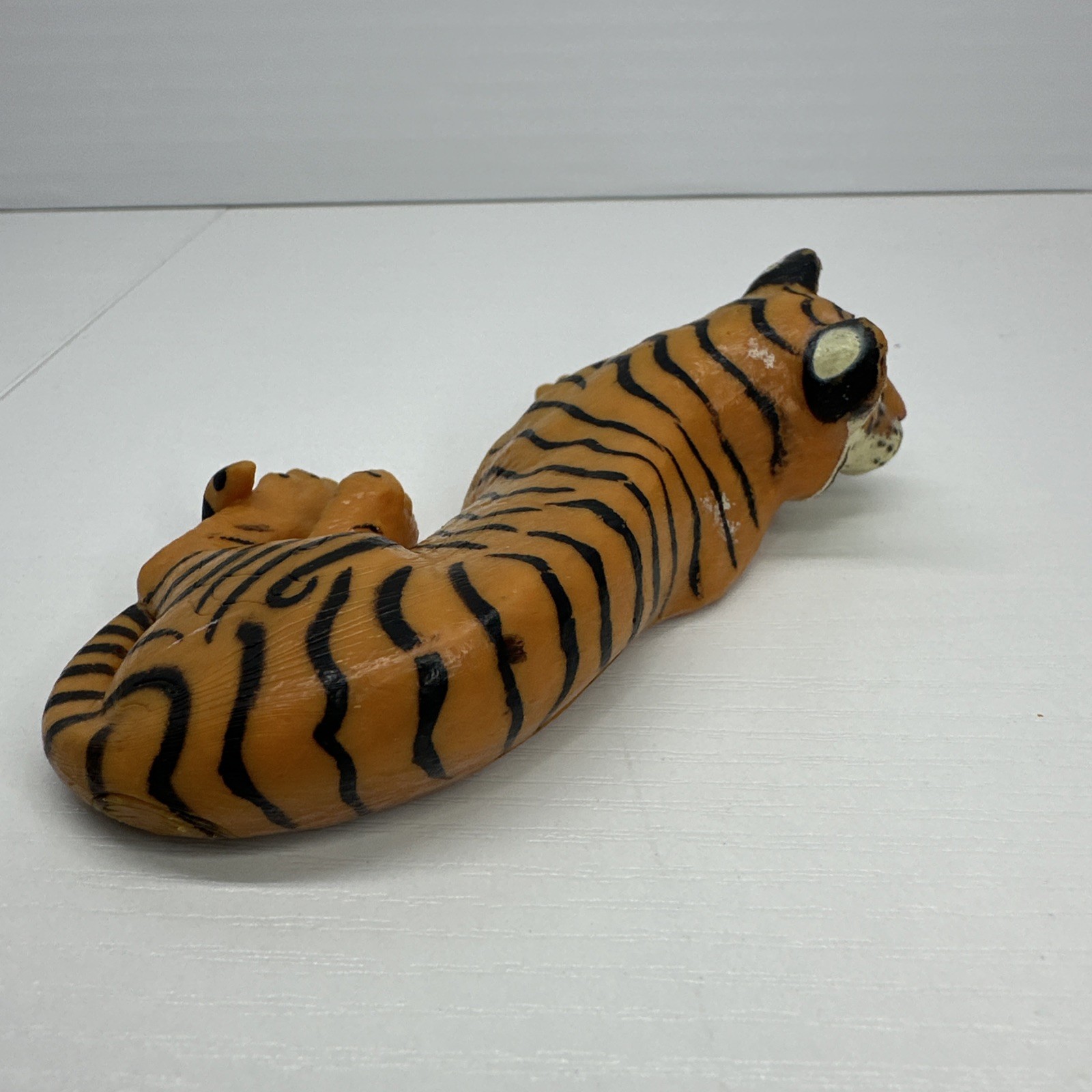 Vintage W.A.I. Wildlife Artists Tiger Laying Down Plastic Toy Figure 1985