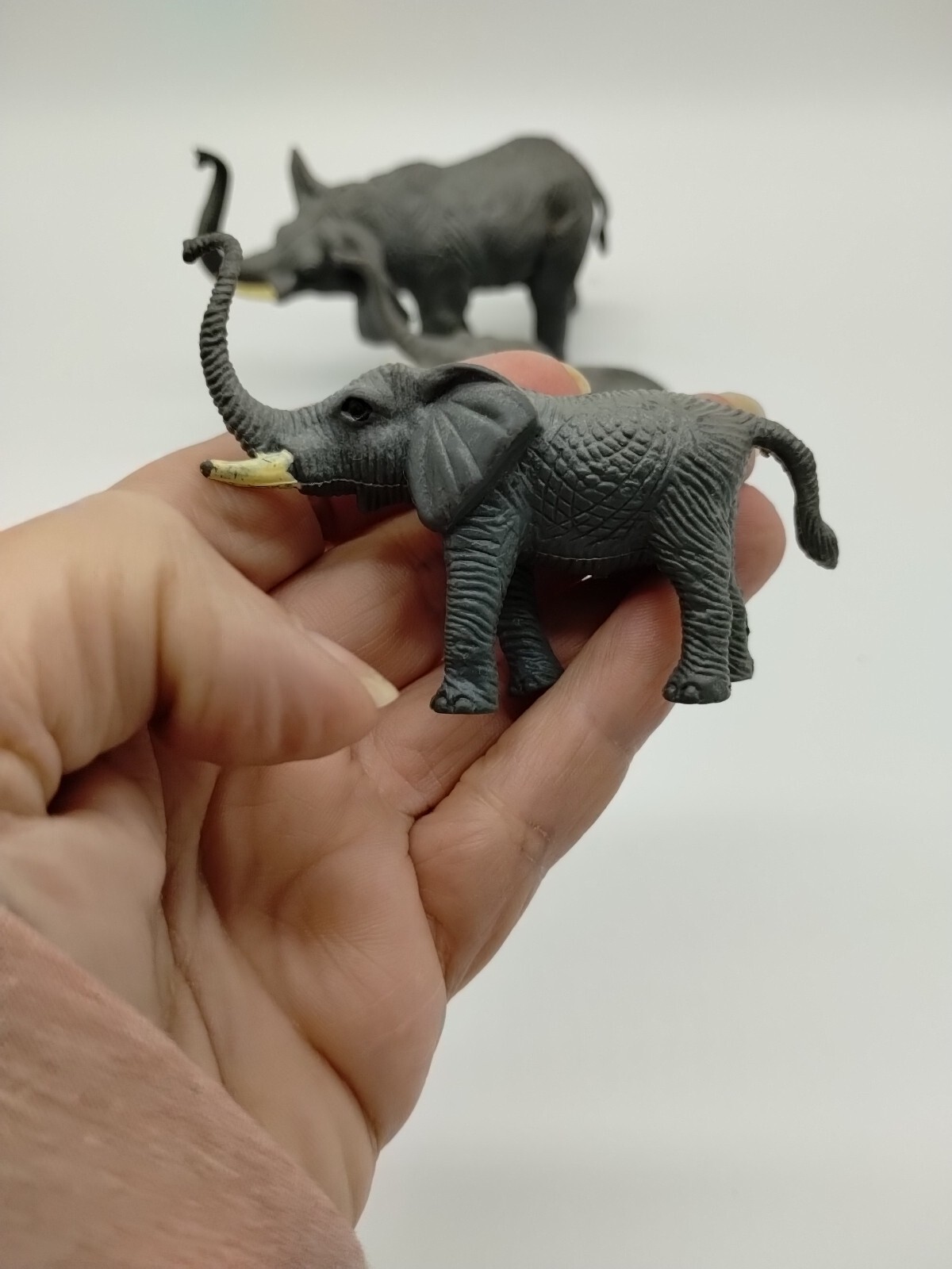 Vintage Lot Of 3 Plastic Toy Elephants 1998 China Safari 2.5, 3.5 And 4 Inches