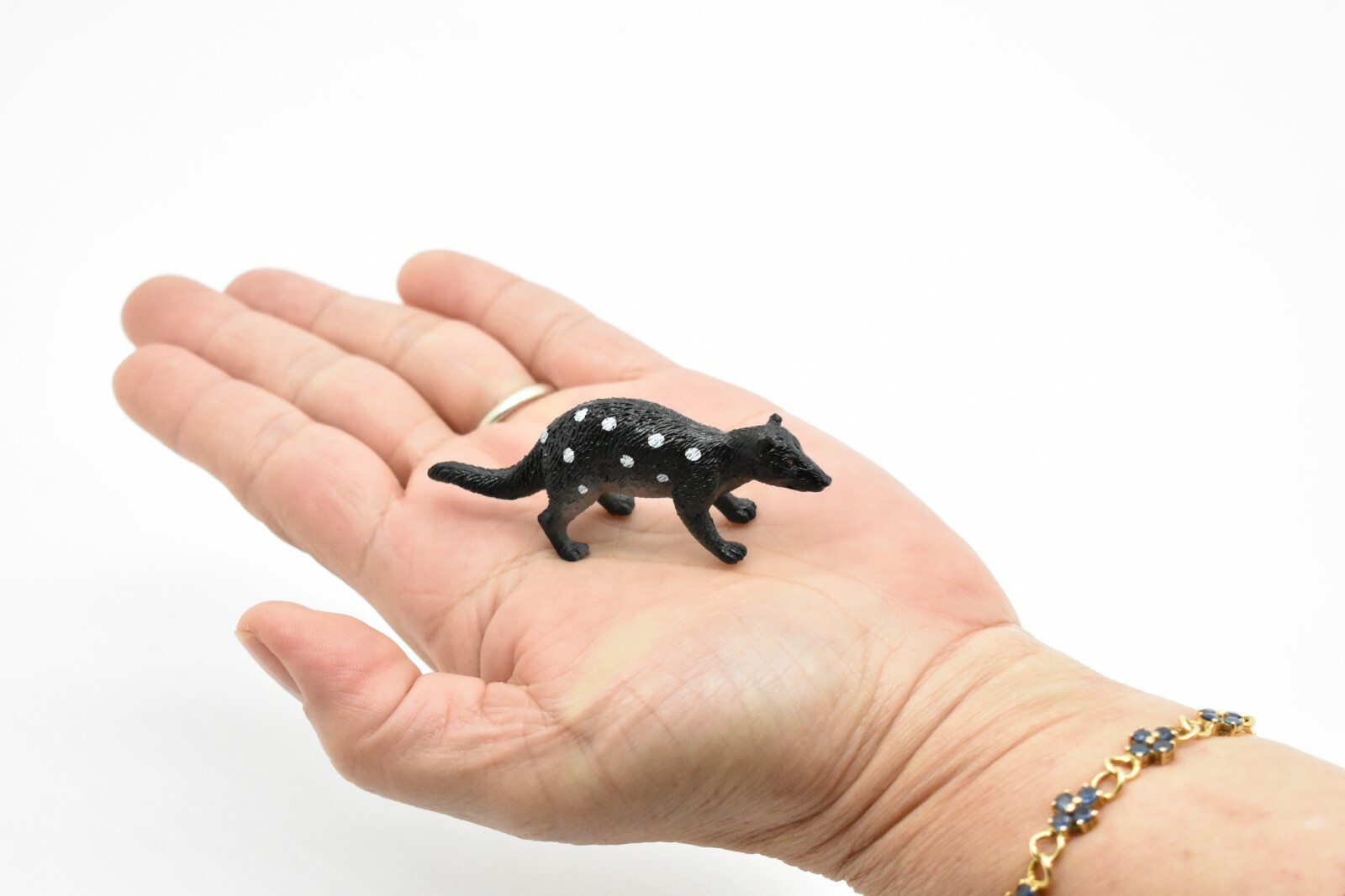 Quoll, Australian toy Animal, Very Nice Plastic model, 2 1/2 ” CWG120 B238