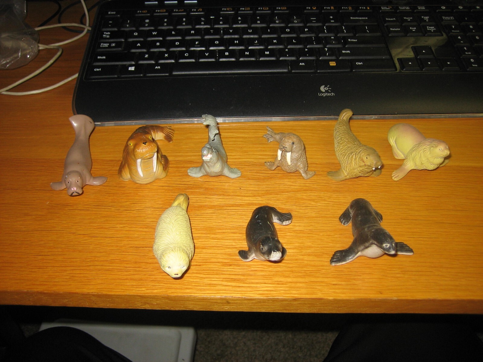 MIXED LOT OF 9 SEA MAMMALS 2″ – 3″ SAFARI,FUNRISE & OTHERS