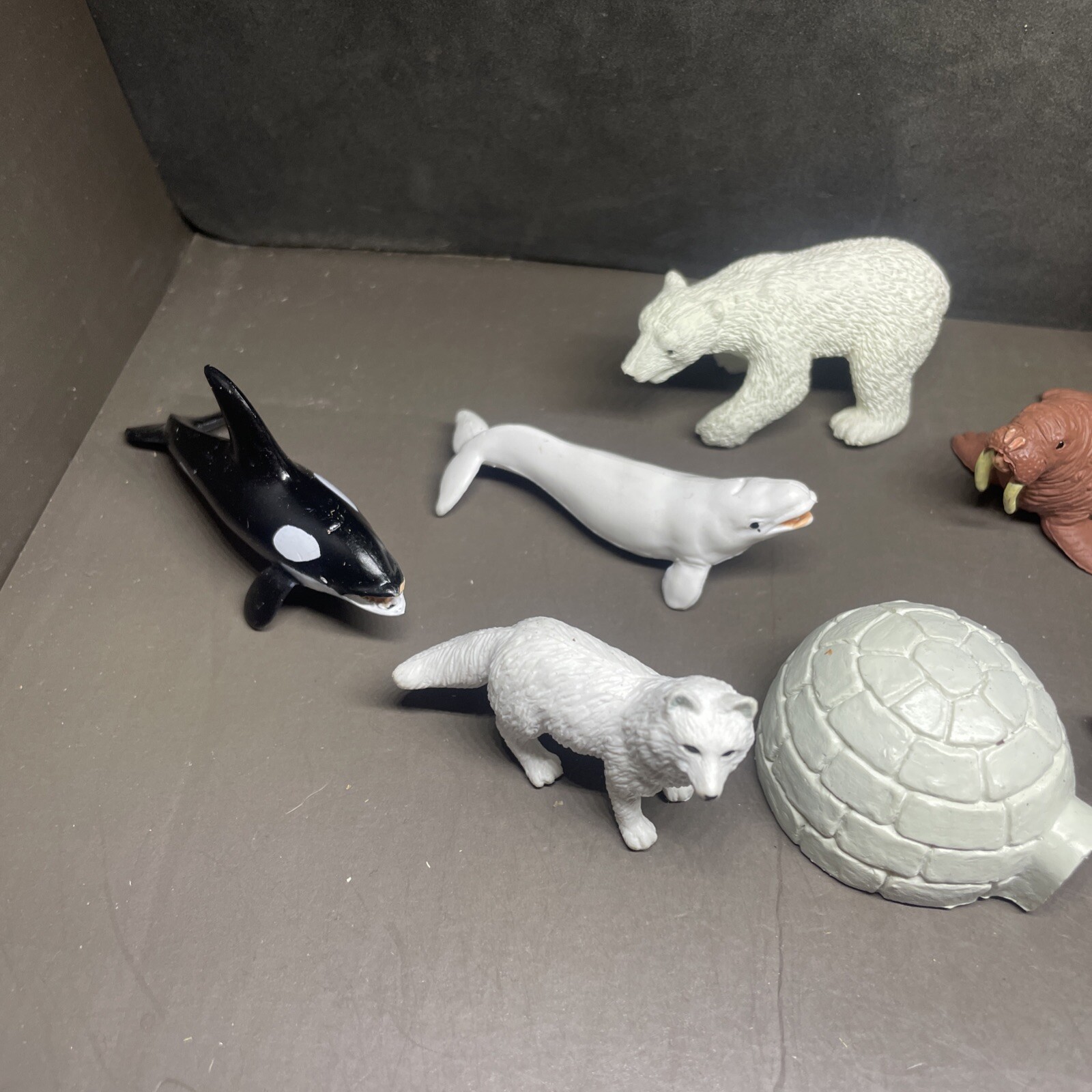 Safari Good luck minis Arctic Fun Pack – bobsled RARE w igloo