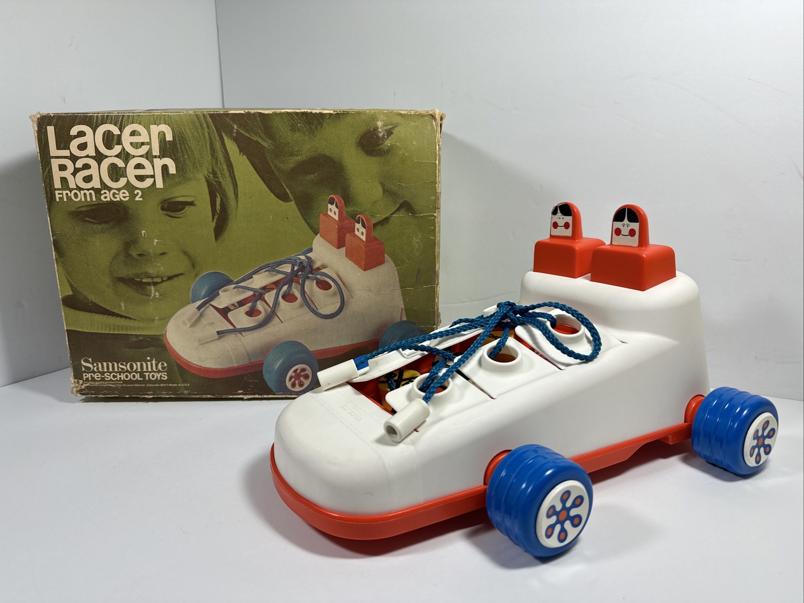 LACER RACER a shoe car w/ signs to learn shoe tying Including Box