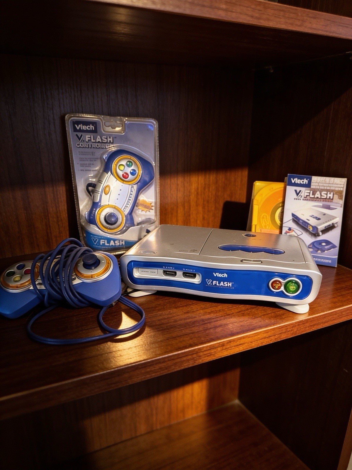 VTech V.Flash Home Edutainment System With 2 Games, manuals , Tested Works!