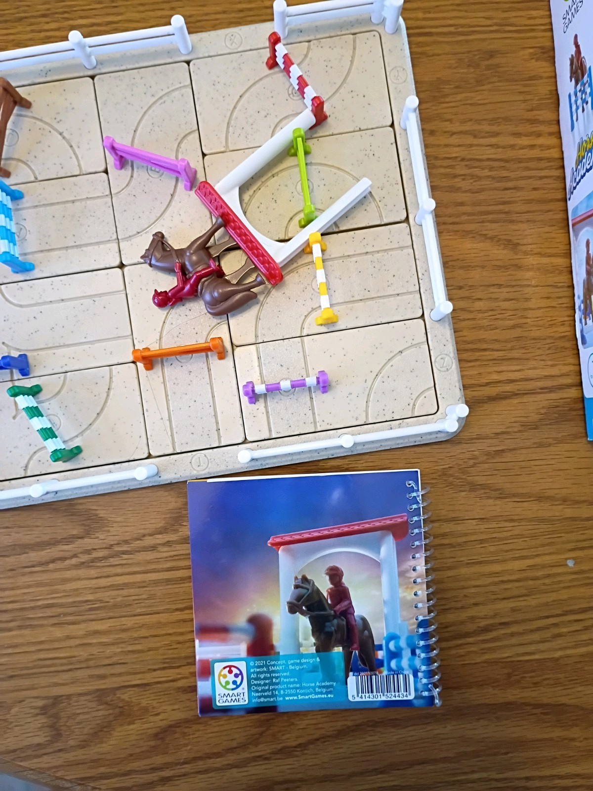 SmartGames Horse Academy Path-Building Game with 80 Challenges Ages 8 and Up