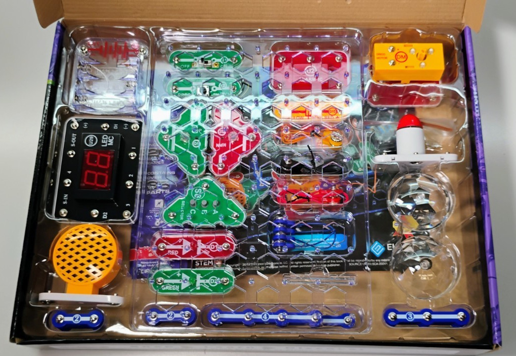 Elenco Snap Circuits Arcade 200+ Projects Programmable NEW UNUSED Open Box STEM