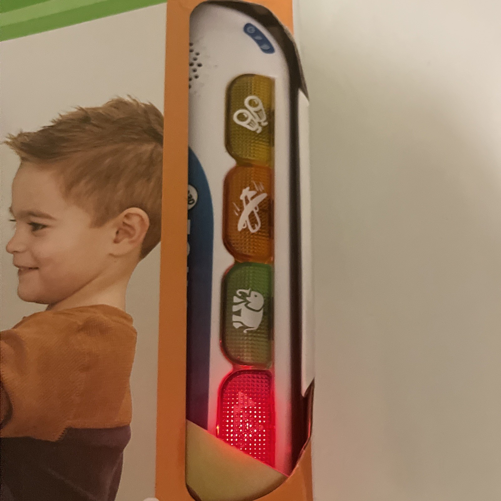 LeapFrog Touch & Learn World Map Featuring Animals & Landmarks Explore. Ages 4+