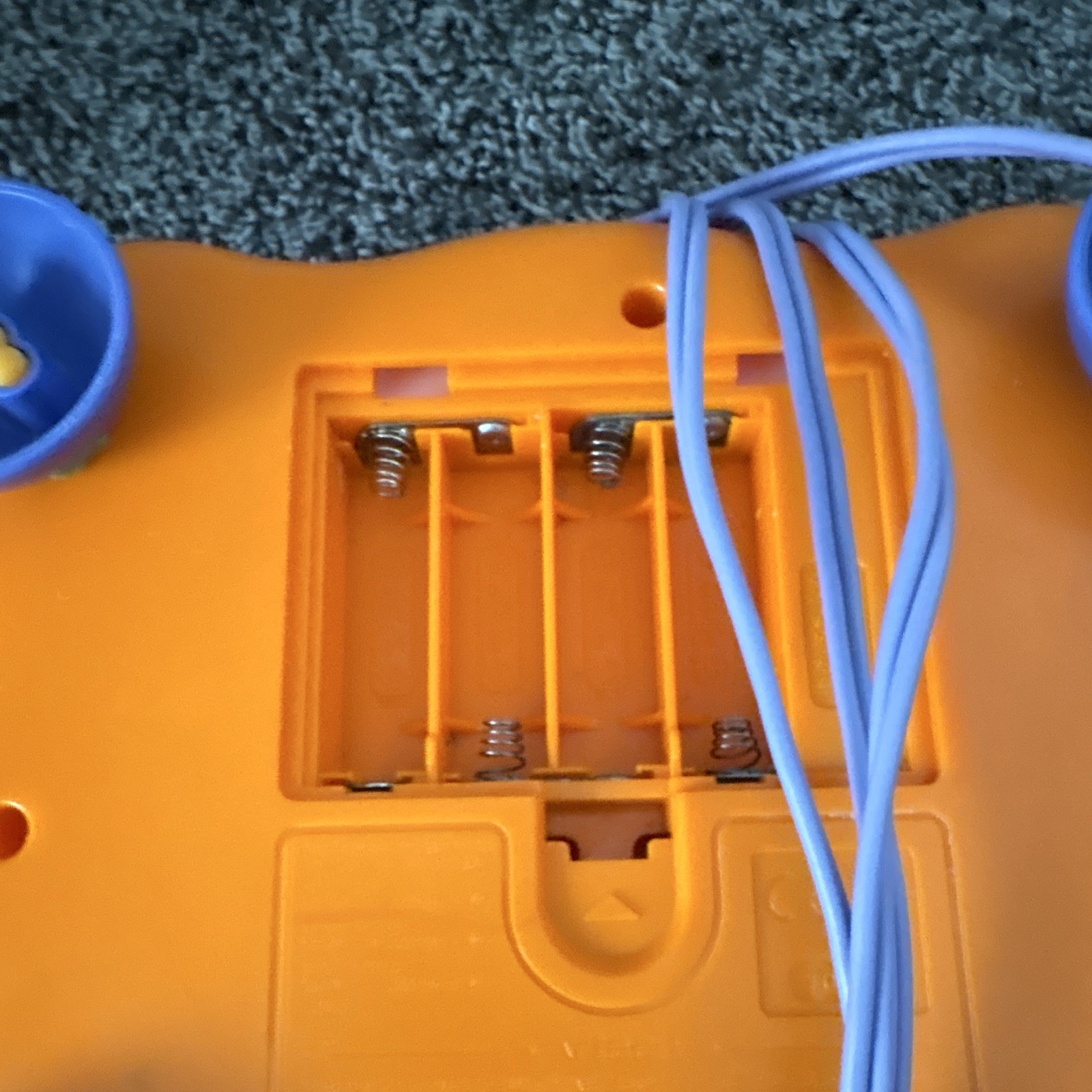 VTech V.Smile TV Learning System Console w/ Controller, Box, Manual & 4 Games