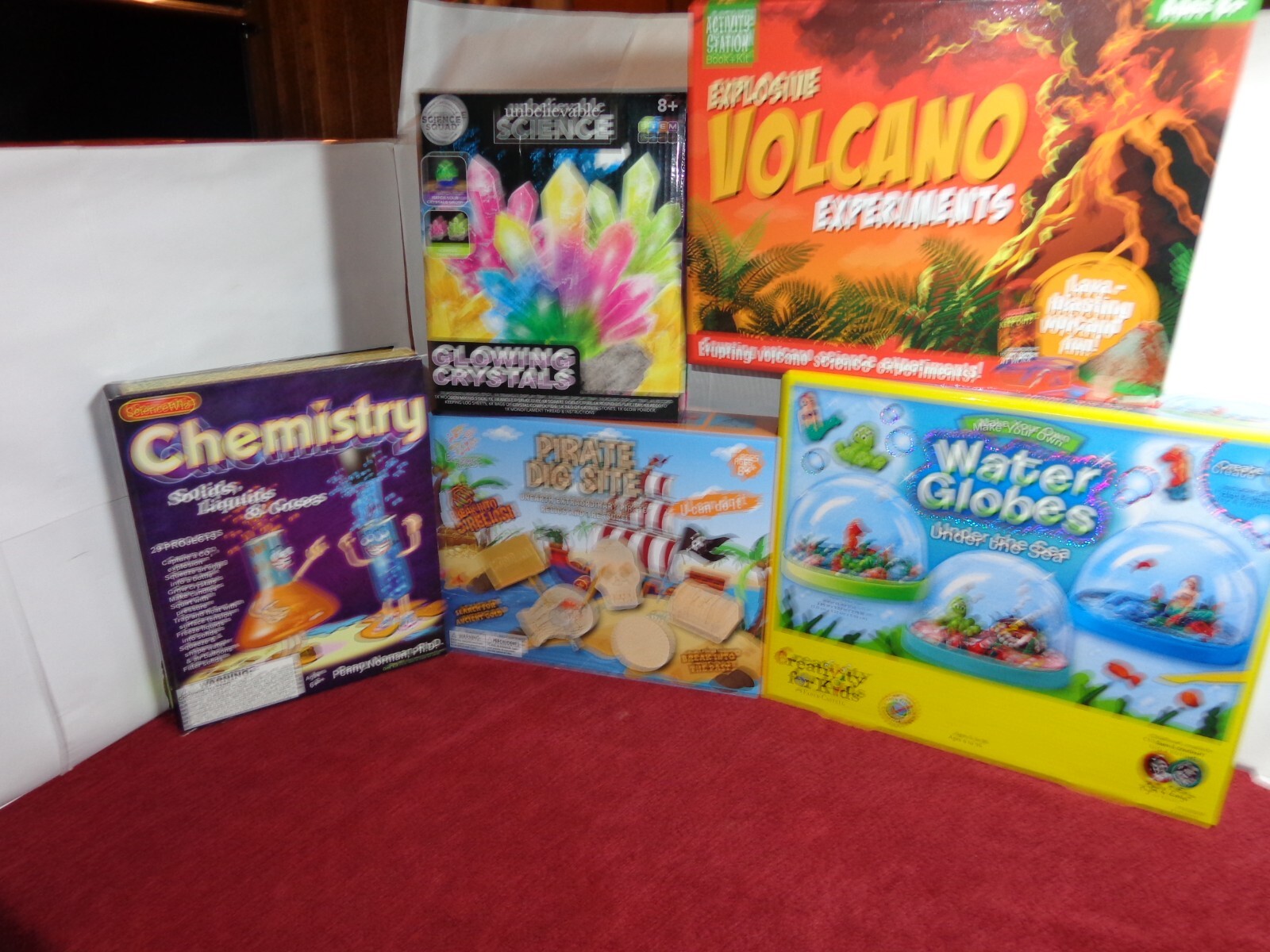 5 PIECE UNUSED CHEMISTRY-SCIENCE-CREATIVITY PLAY SETS ALL NEVER USED NICE – L253