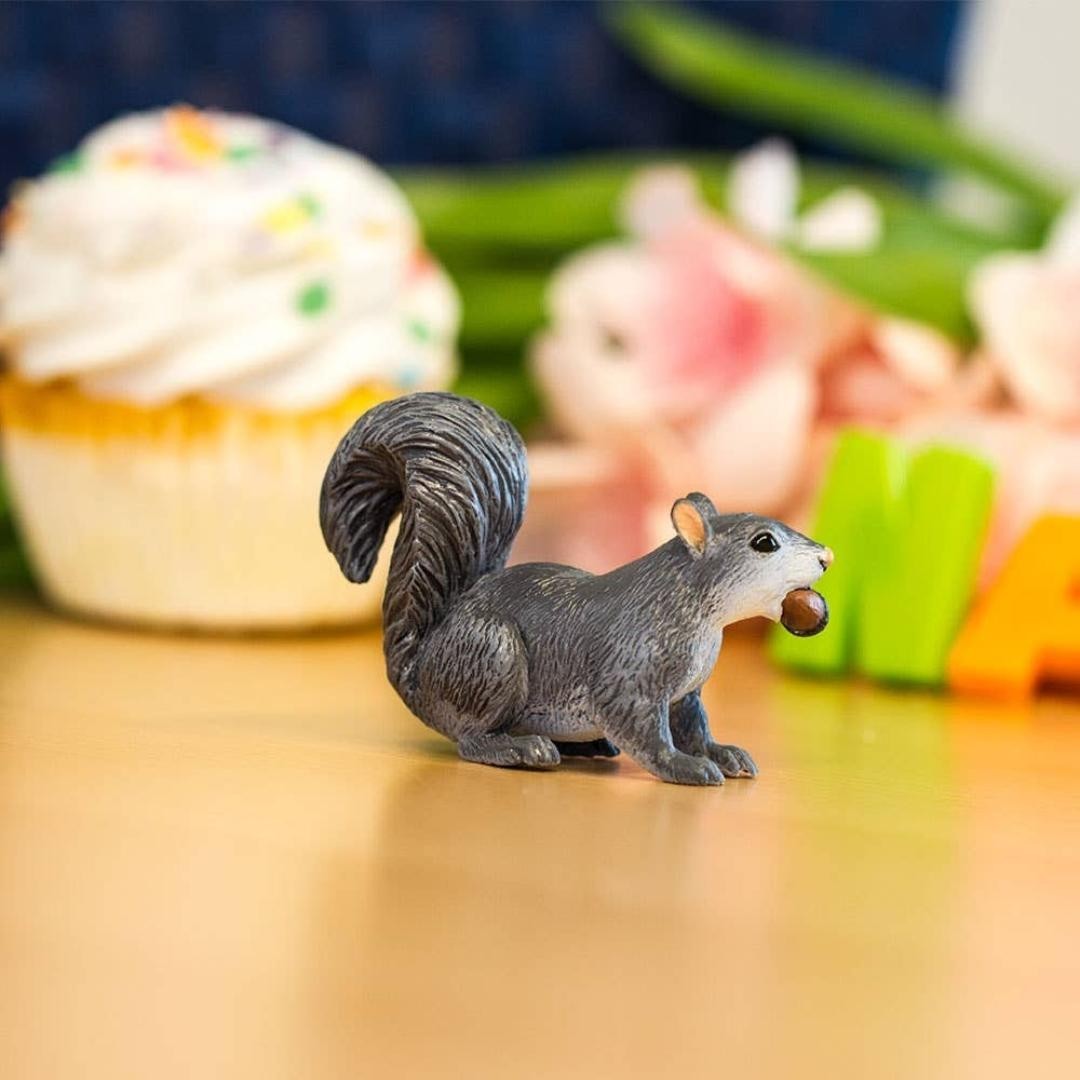 Gray Squirrel Figurine – Woodland Wild Animal Toy Figure – NEW Safari Ltd 296129