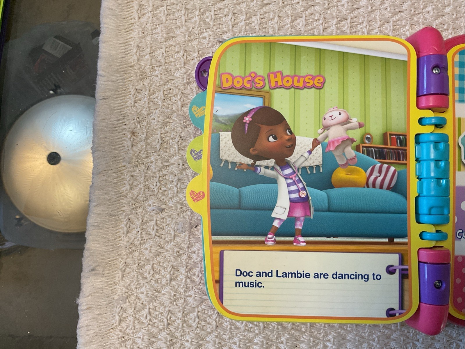 VTech Disney Jr. Doc McStuffins Discover and Learn BIG BOOK OF BOO-BOOS – Works!