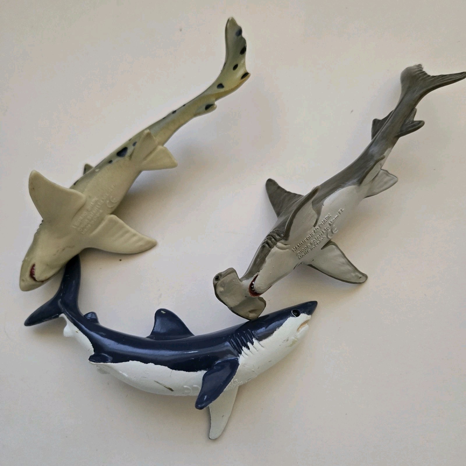 Vintage 1990’s SAFARI LTD Sharks & Whales Lot of Five 6″ Figures