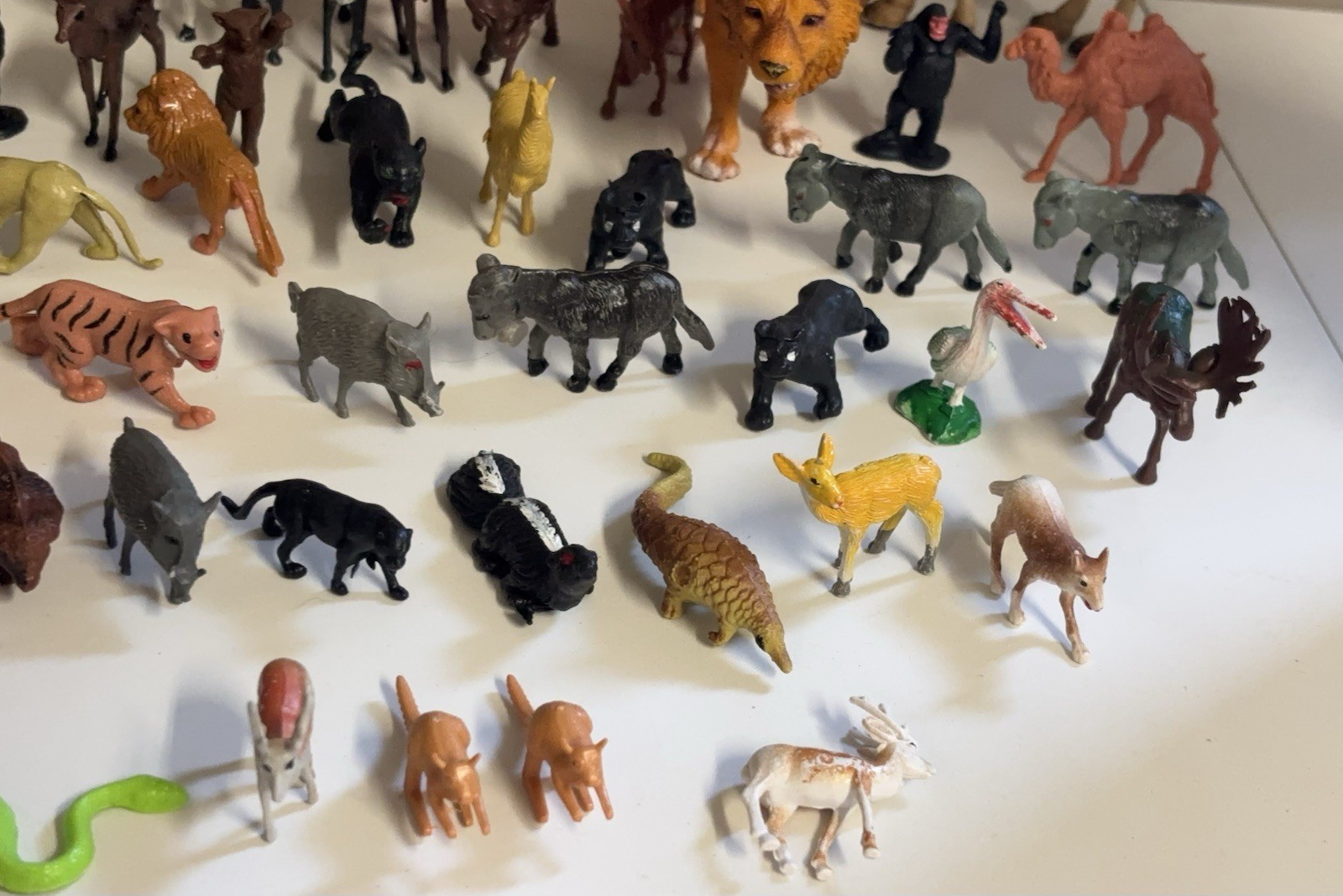 Huge VTG Lot Of Miniature Toy Plastic Safari Animal Figures 83 Pieces Unbranded