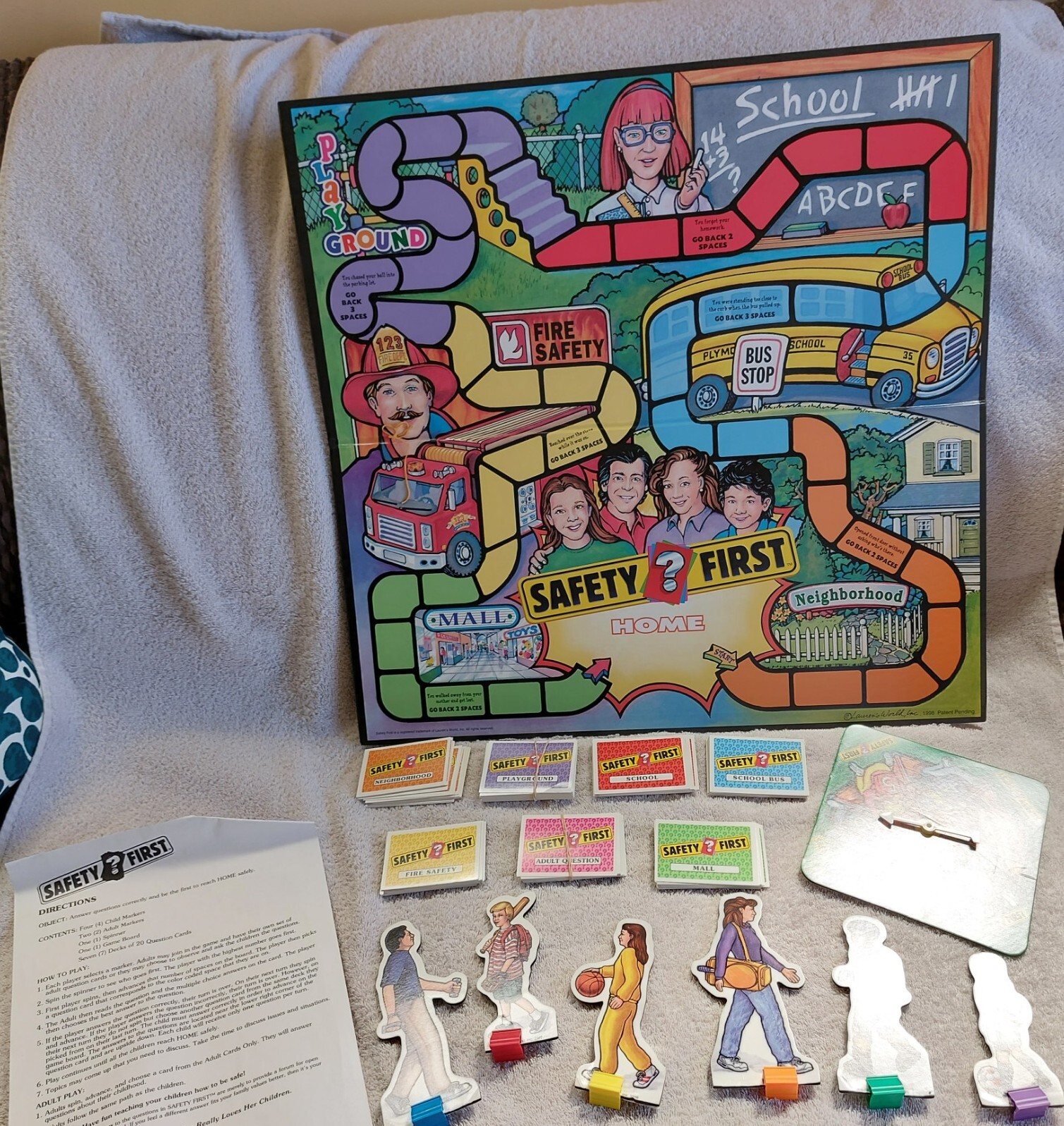 SAFETY FIRST: FUN & FACTUAL GAME FOR KIDS & PARENTS 1998 AGES 5+ 2-6 PLAYERS