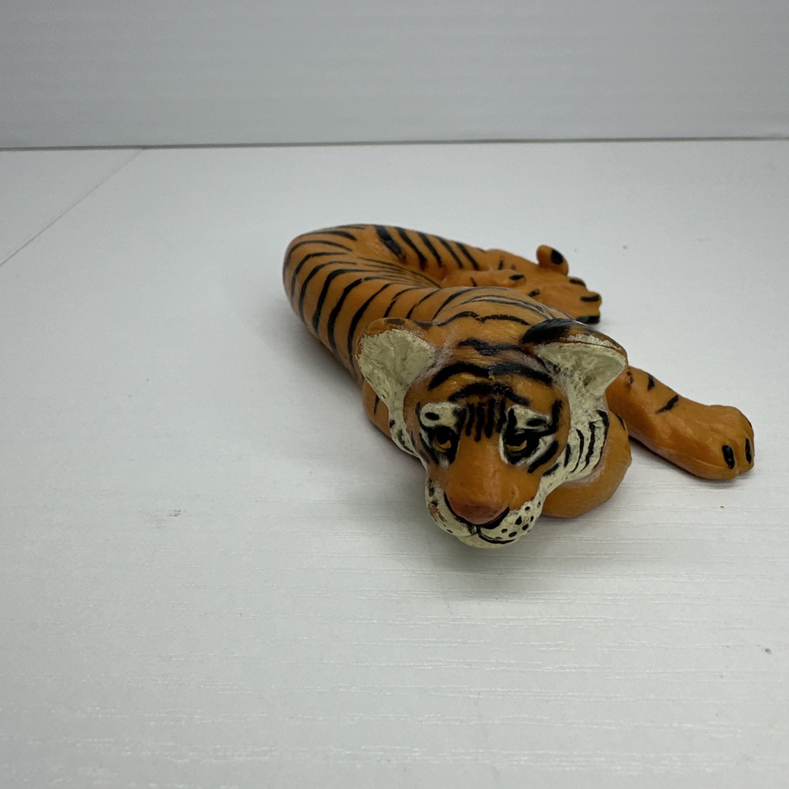 Vintage W.A.I. Wildlife Artists Tiger Laying Down Plastic Toy Figure 1985
