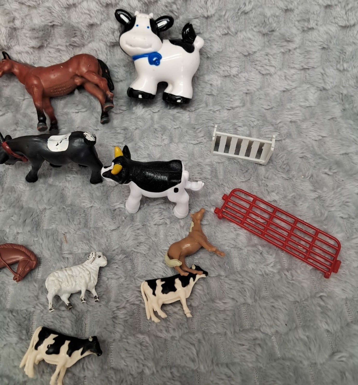 Mixed Lot Plastic Farm Toy Animals ERTL & More Horses Cows Fence Pig Cattle
