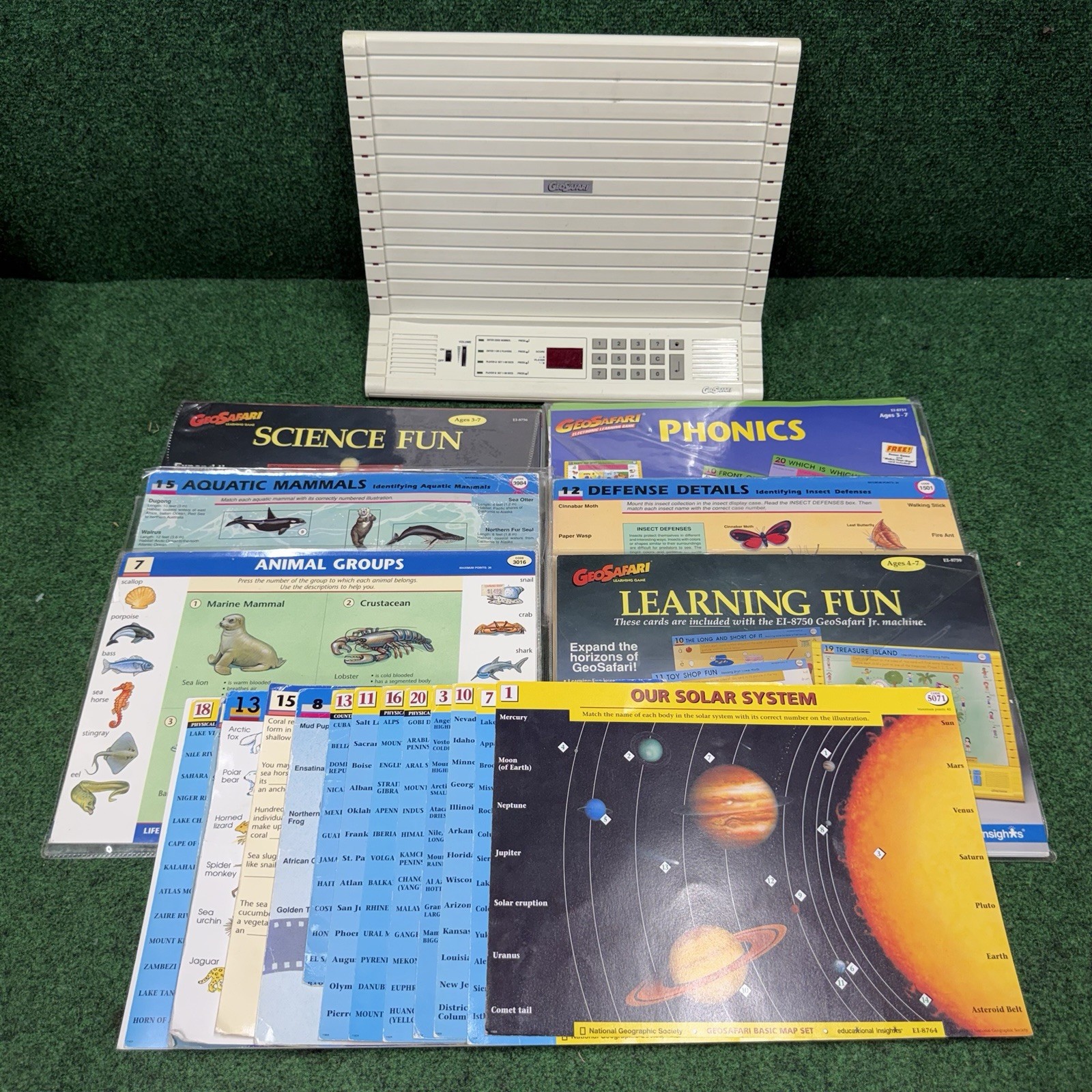 Vintage GeoSafari EI-8800 Electronic Learning Game w/ 80 Cards & Bag – Tested