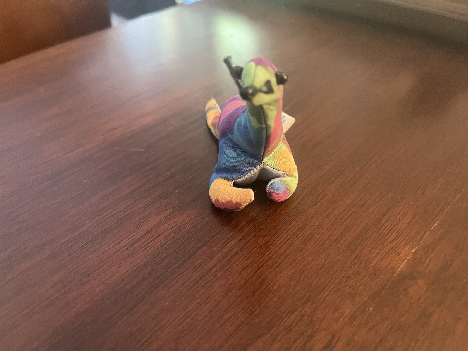 Multi-color, sand filled Seal