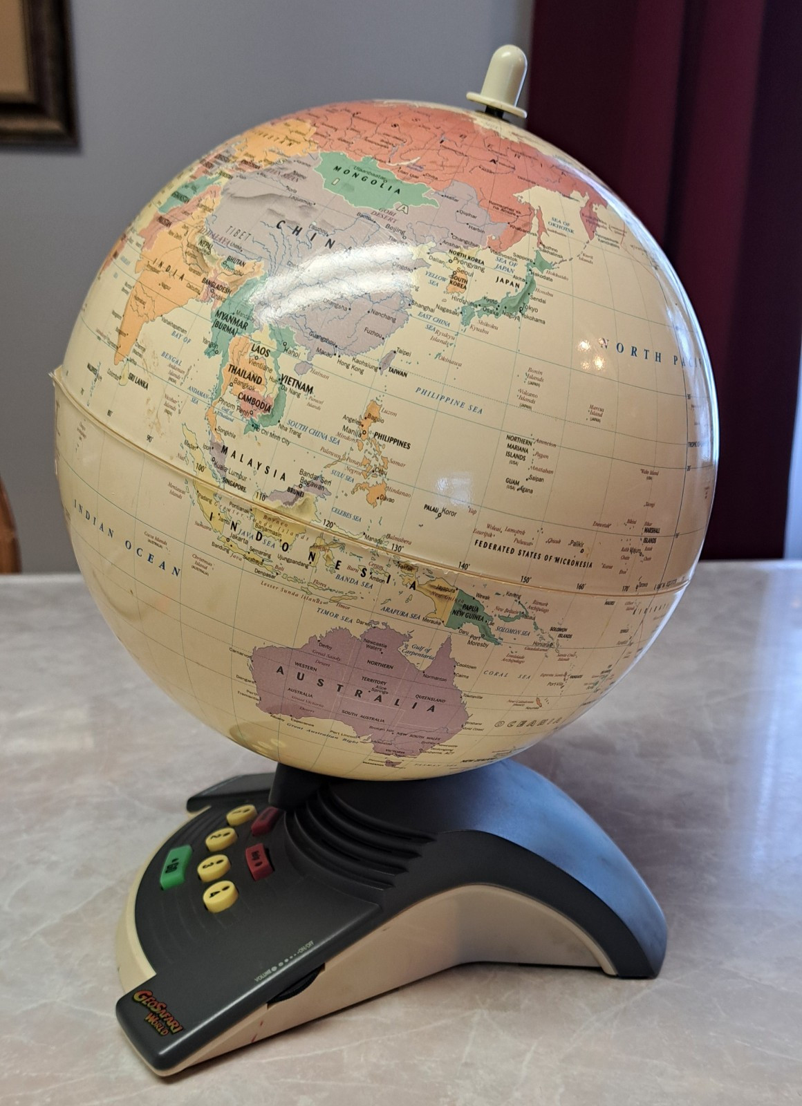 Vtg 1990s GeoSafari World Talking Globe 6498 Interactive STEM Geography Game