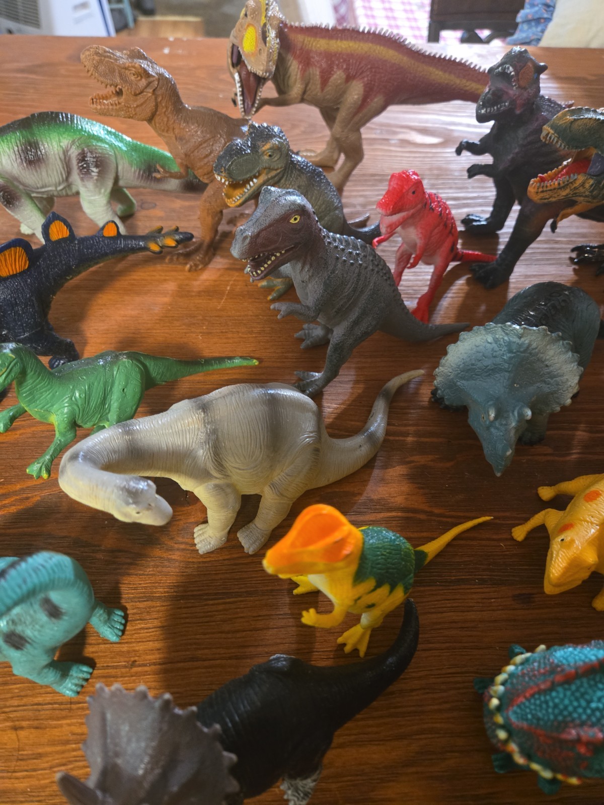 47pcs – Large Lot Rubber Plastic DINOSAURS Toys Vintage 1985 – 2020 (HO)