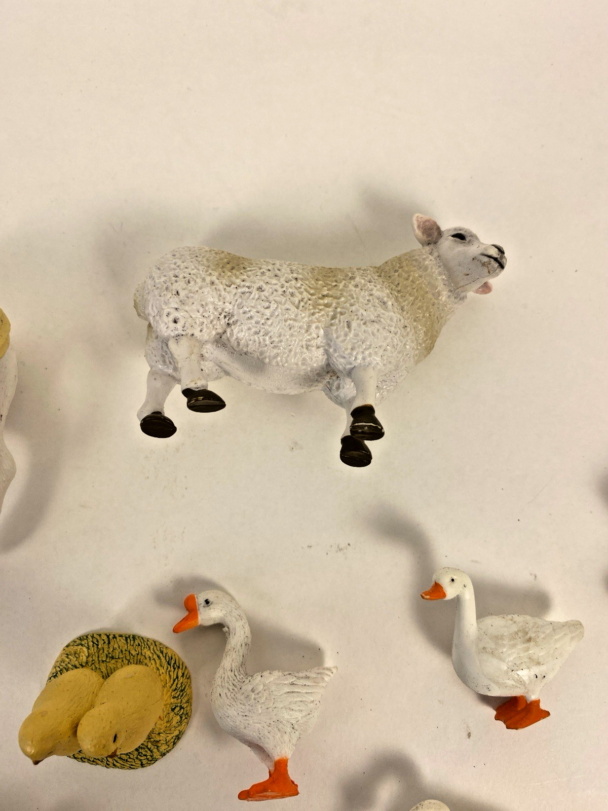 Lot 14 pcs Assorted Small Plastic Farm Animals Horse Sheep Dog Geese Chicken Pig