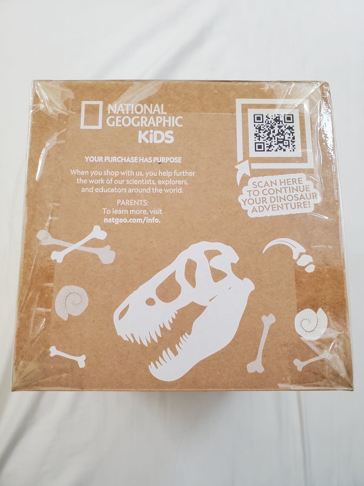 NEW National Geographic Kids Tub of Realistic Dinosaur Toy Figures Educational!