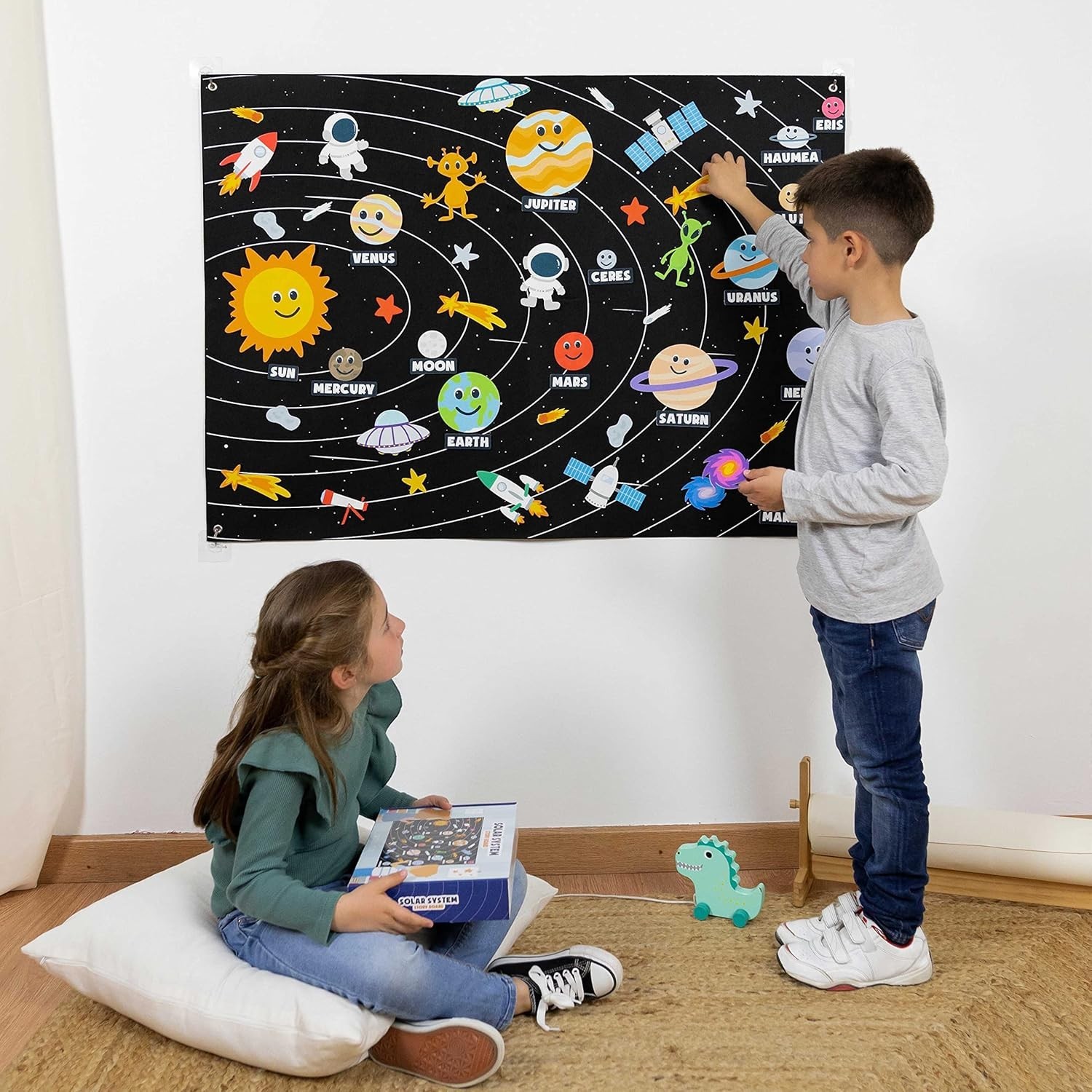 Kids 61-Piece Felt Solar System Set – Fun Montessori Learning Tool for Ages 3-8