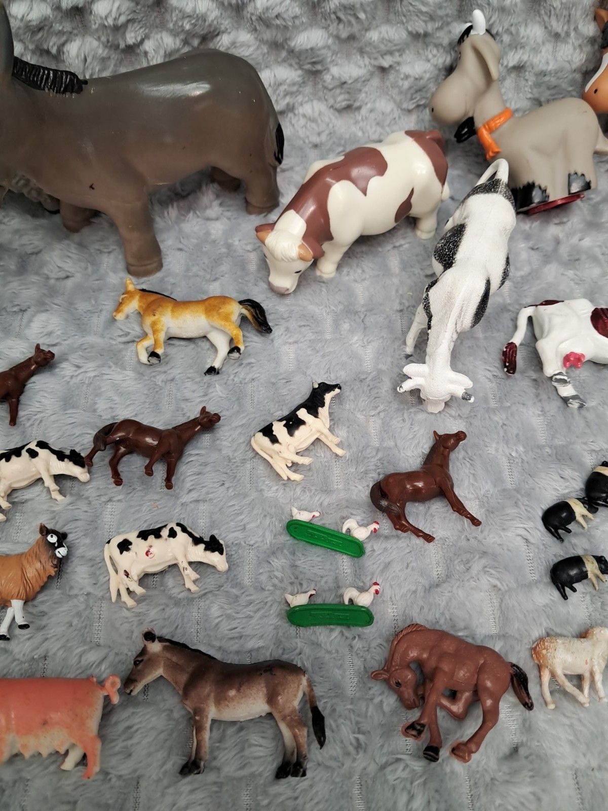 Mixed Lot Plastic Farm Toy Animals ERTL & More Horses Cows Fence Pig Cattle
