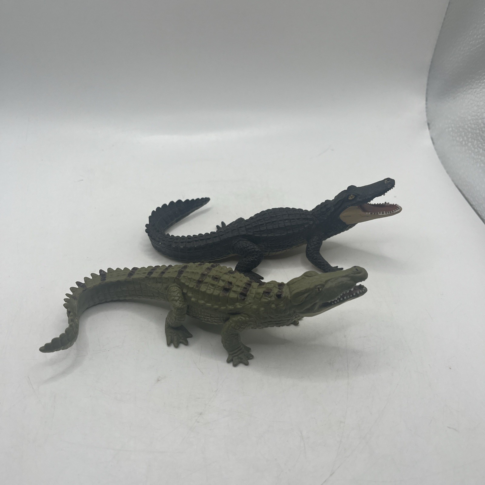 Lot of 2 Vintage Safari Ltd. 6″ Alligators 1996 & 1997