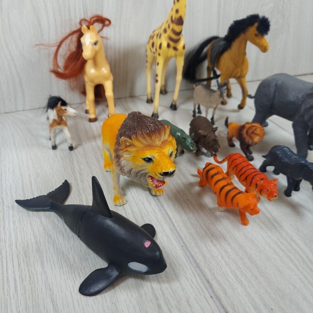 Lot of 15 African Safari Jungle Animals Hard Plastic Figures Toys Misc Brands