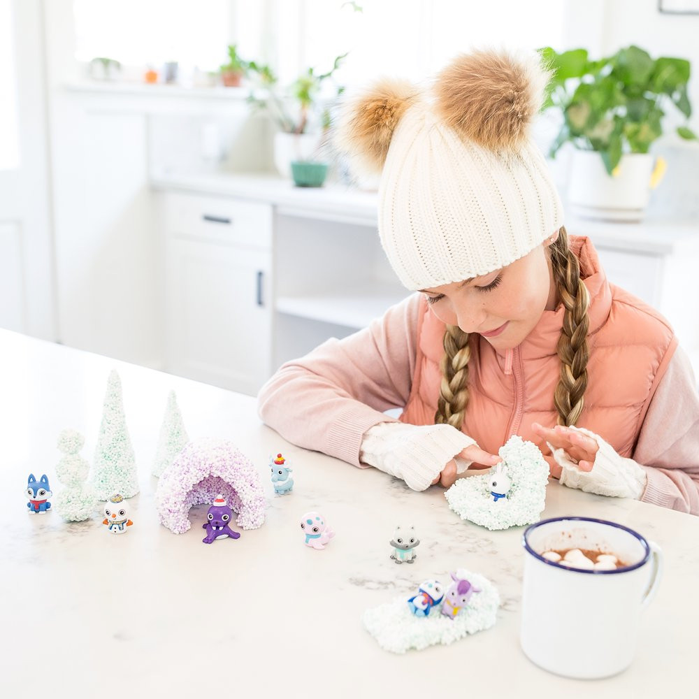 Playfoam Pals Snowy Friends, Party Pack of 12, Sensory, Shaping Fun, Ages 3+ New