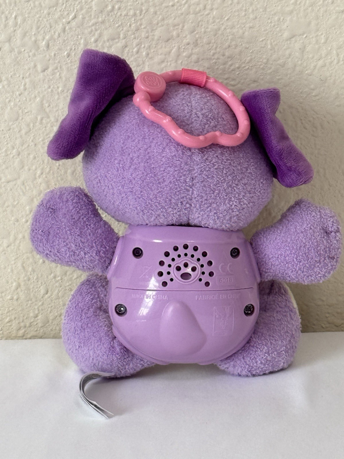 LeapFrog 7 Inch Sing & Snuggle Violet Interactive Plush Toy Neck Decal Worn Off