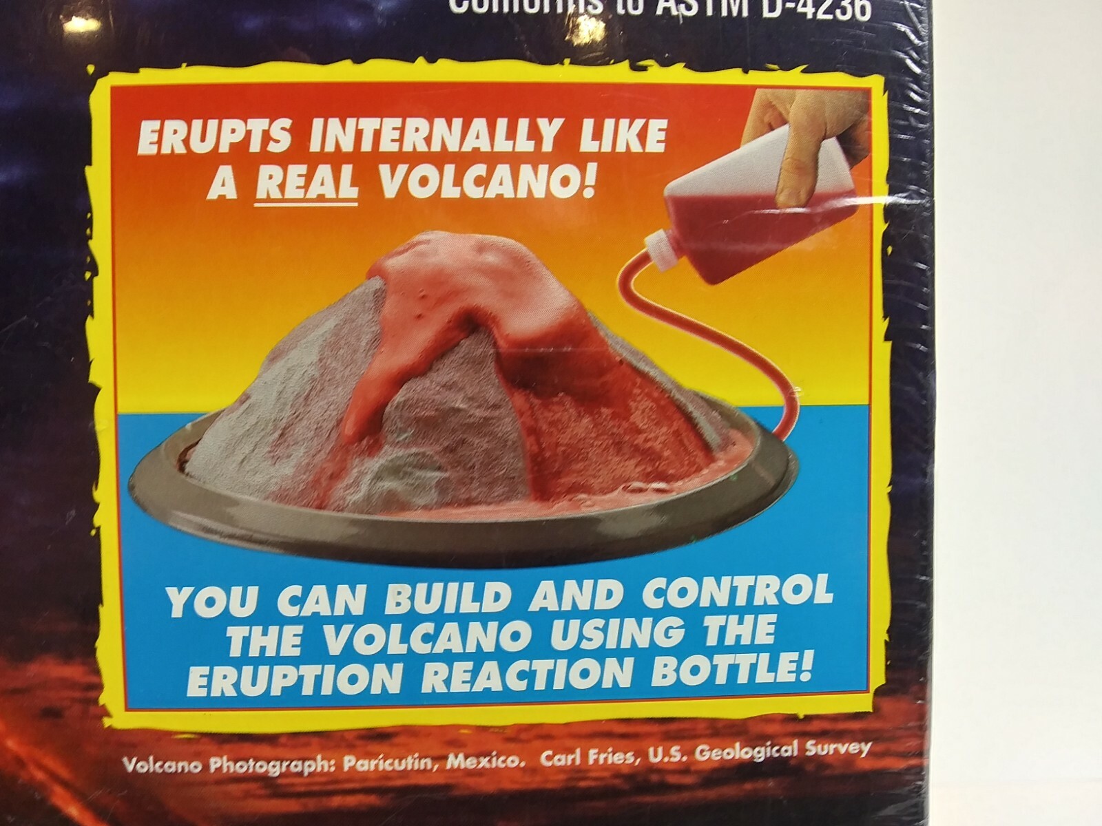 Smithsonian Giant Volcano – NEW In SEALED Box- Safe and Easy Ages 8 And Up