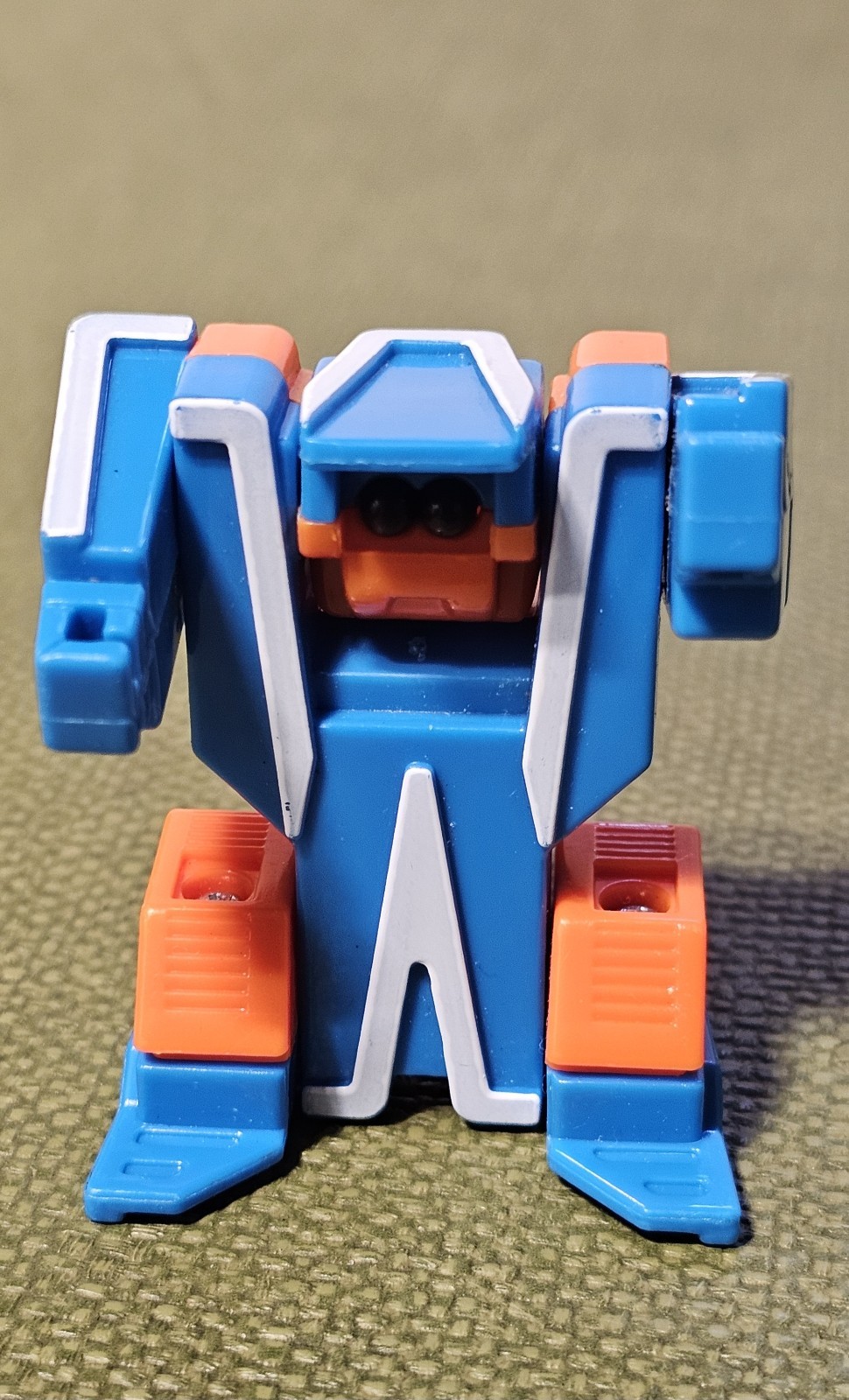 Letter W Alphabots Transformers Robots Alphabet Letters Lakeshore Toy