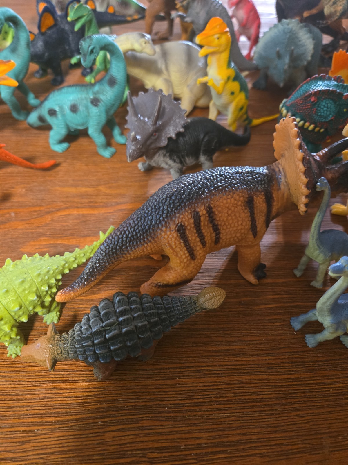47pcs – Large Lot Rubber Plastic DINOSAURS Toys Vintage 1985 – 2020 (HO)
