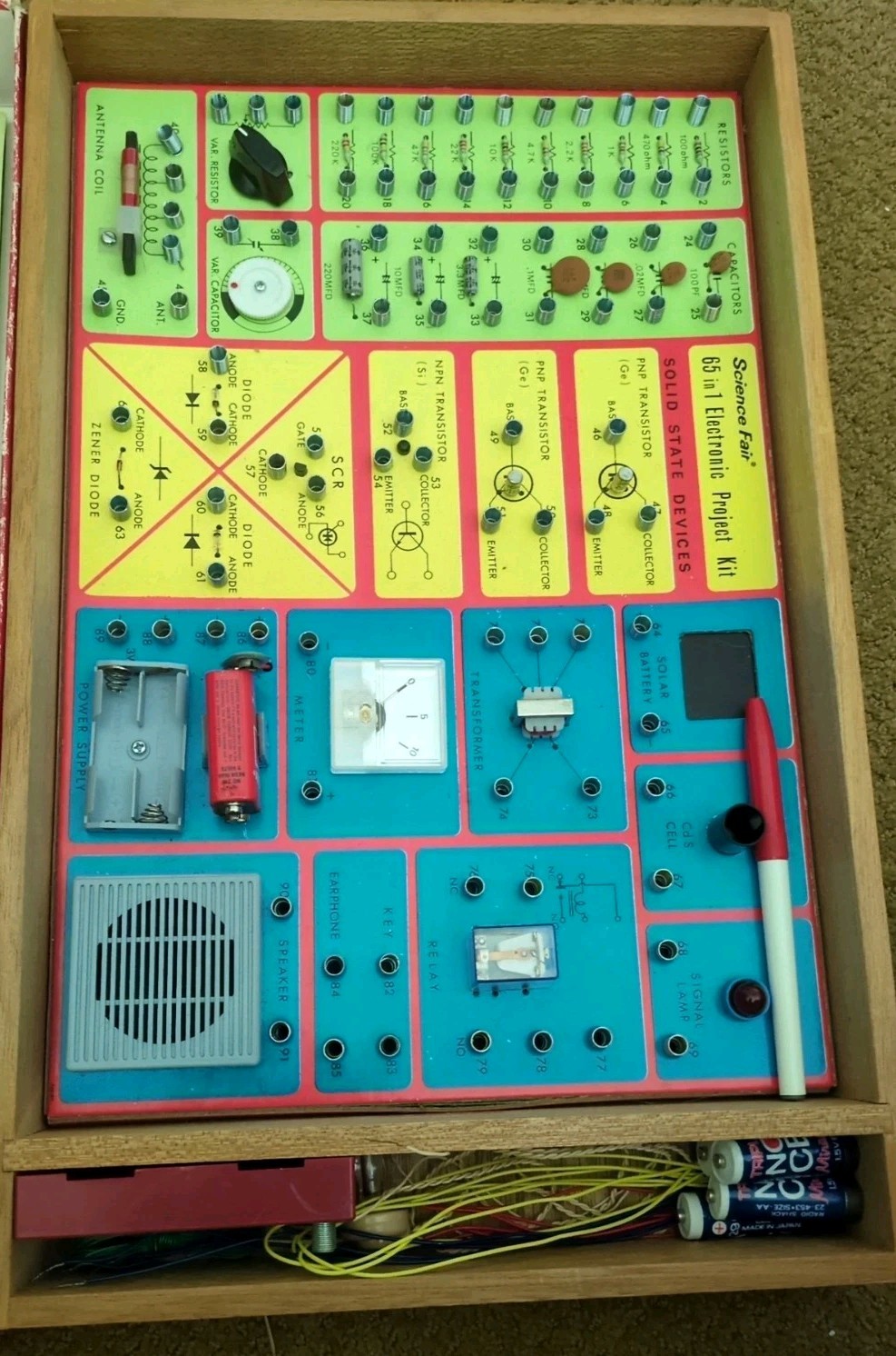 Vintage 1972 65 in 1 Science Fair Electronics Project Kit Cat. No. 28-250