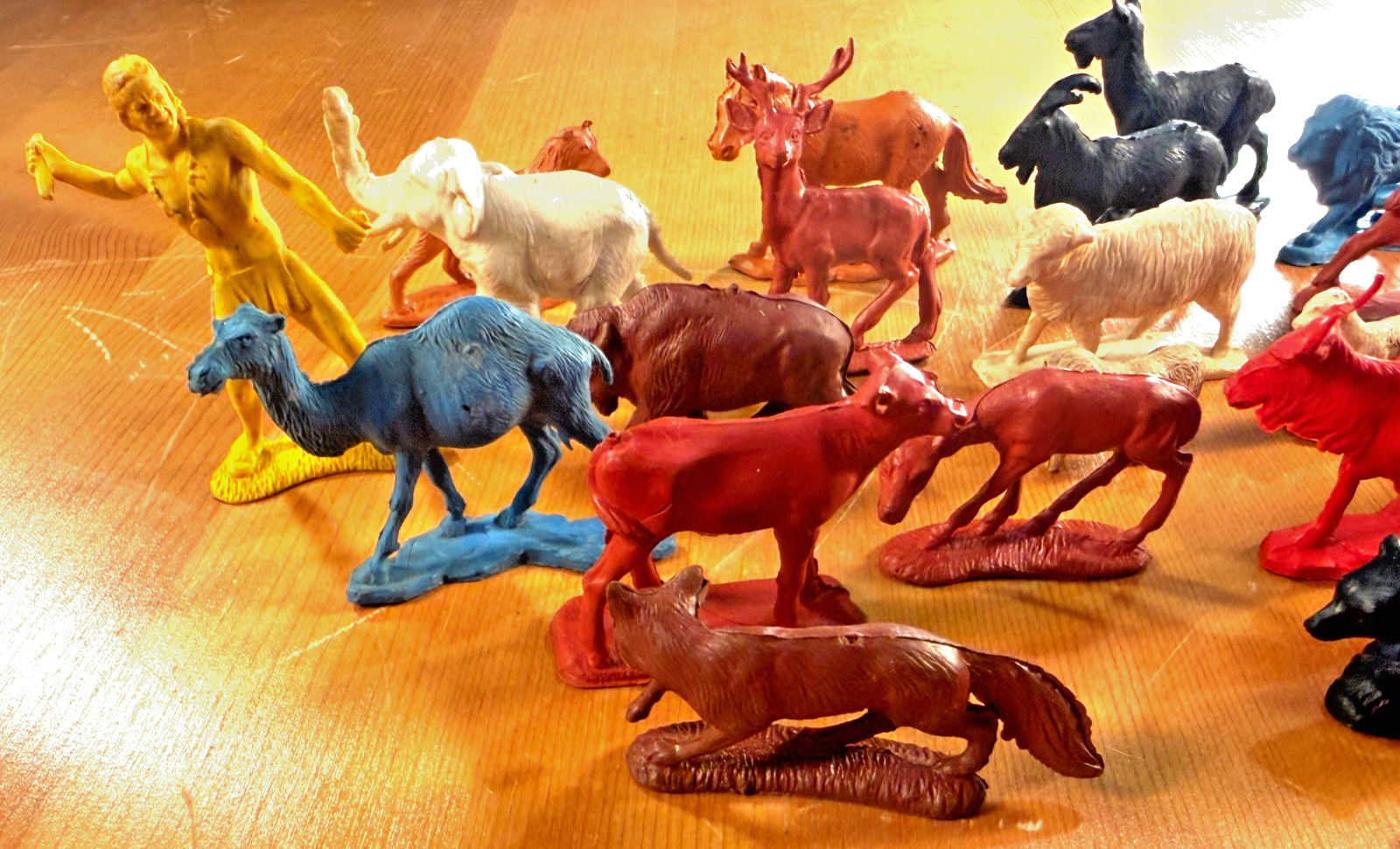 AUBURN RUBBER COMPANY ANIMAL LOT OF TWENTY NINE ANIMALS WILD FARM DOMESTIC HUGE