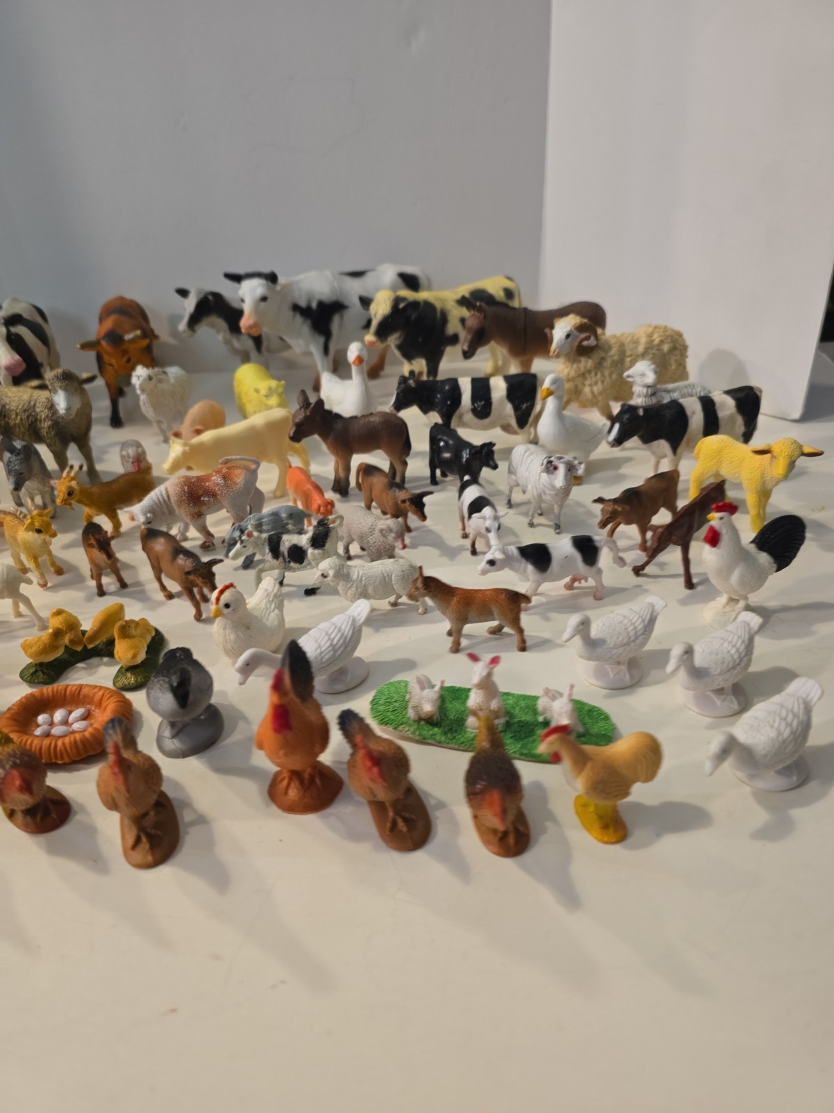 VTG Mixed Lot of PVC & Plastic Farm Animal Figures Big & Mini Cow Chicken Pigs