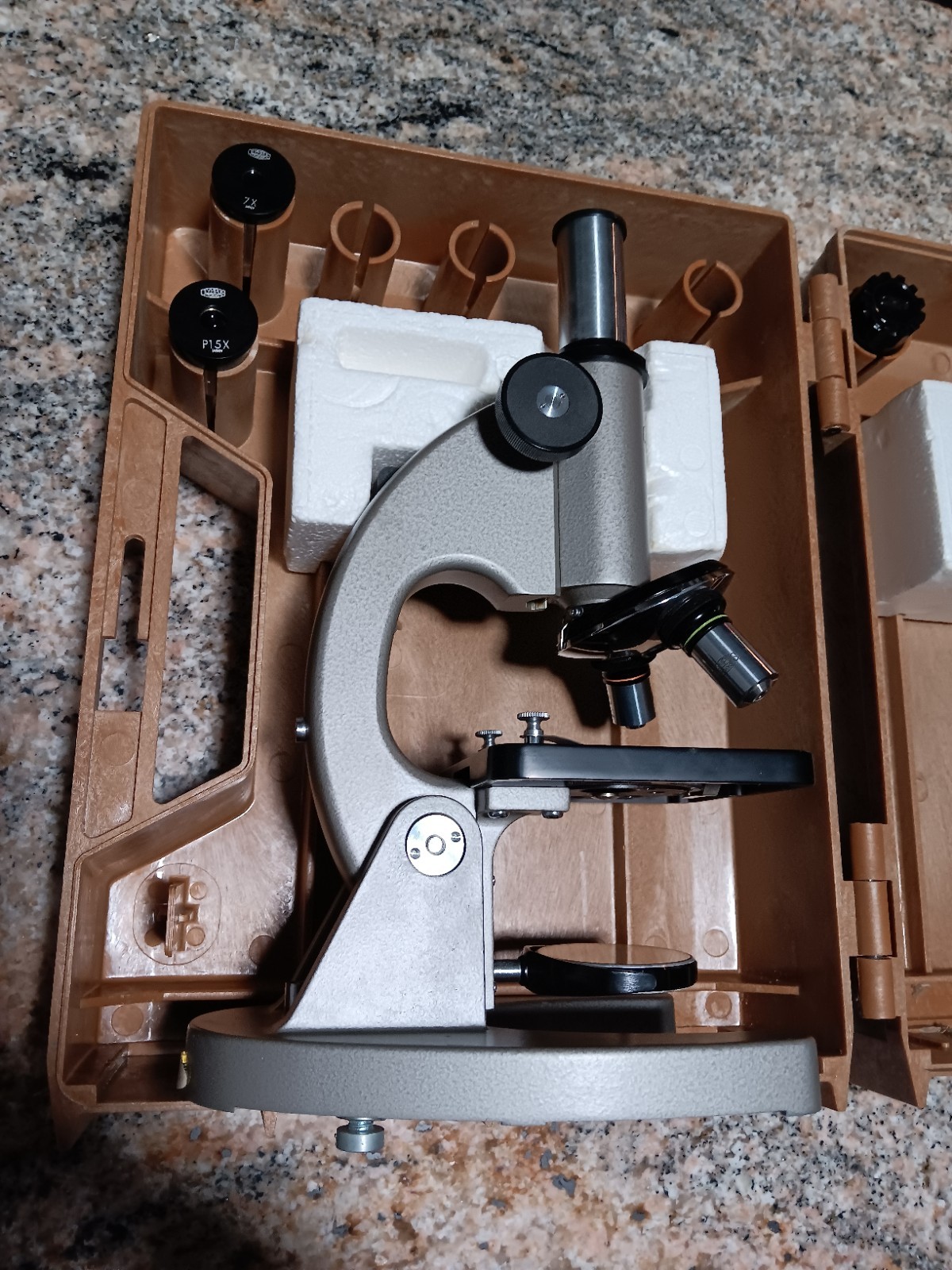 Vintage Olympus Tokyo B7133 Microscope With 7x And P15x